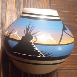 Southwest Native Artist Signed Inez Small Pottery Vase